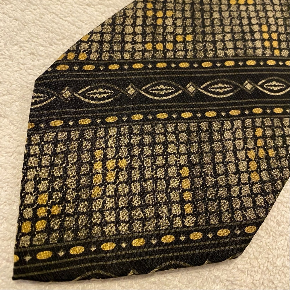Brand New Stylish Tie By ISSIMO